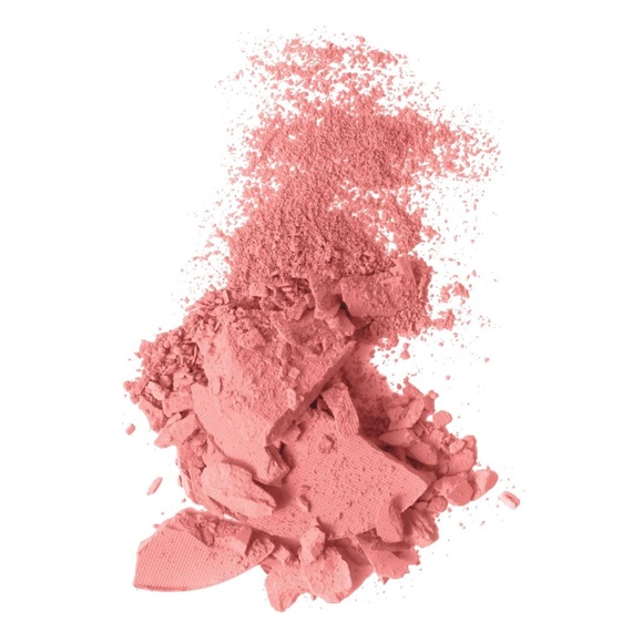 Glow boosting Bronzer come with free MIlani blush - Picture 4 of 6